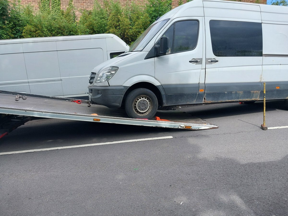 StechfordWMP's tweet image. This van has been out of TAX since 2017 no getting recovered and a much needed parking space cleared.