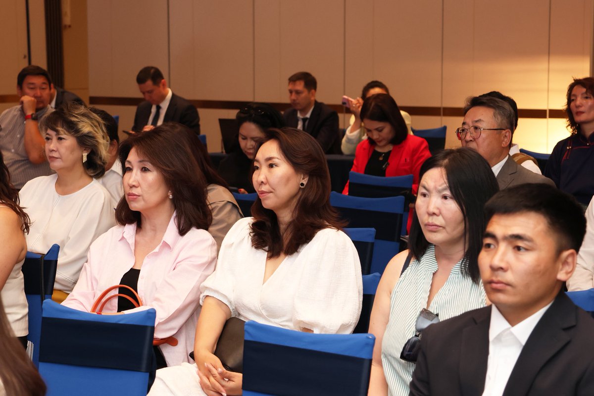 🇲🇳🇺🇿МОНГОЛ-УЗБЕКИСТАНЫ АЯЛАЛ ЖУУЛЧЛАЛЫН ФОРУМ БОЛЛОО 

Монгол Улсын Ерөнхийлөгч Ухнаагийн Хүрэлсүхийн урилгаар Бүгд Найрамдах Узбекистан Улсын Ерөнхийлөгч Шавкат Миромонович Мирзиёев 2025 оны 6 дугаар сарын 24-25-ны өдрүүдэд Монгол Улсад төрийн айлчлал хийх юм. Айлчлалын хүрээнд
