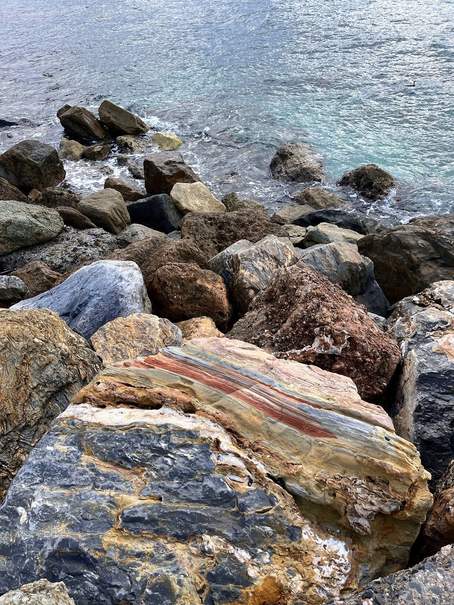 Sea stones, a reminder of nature’s art…🎨🌊