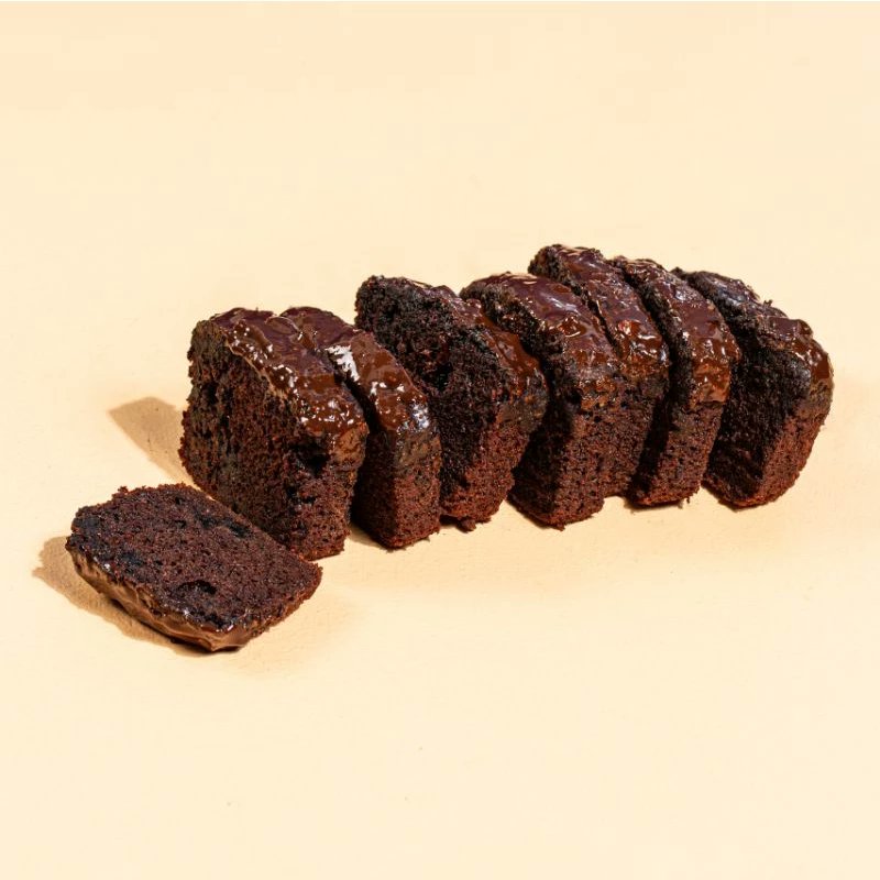 gadisrembulan_'s tweet photo. Siap mati karena cokelat? π€―π«π FROLIC Death by Choco Banana Bread hadir! Roti pisang lembut dengan dark chocolate melimpah & almond renyah. Setiap gigitan adalah surga cokelat! π
https://t.co/rxyzoKjP8n
#FrolicBread #DeathByChoco #BananaBread #DarkChocolate #zonauang https://t.co/Z07S0sAhrv