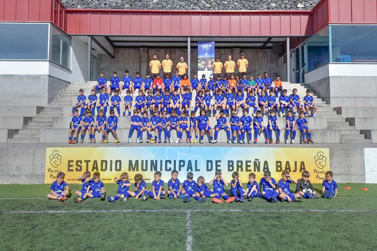 🔛 ¡Comienza la XIX Edición del #CampusSuma del <a href="/CDTOficial/">CD Tenerife 🏴󠁧󠁢󠁳󠁣󠁴󠁿</a> y su #FundaciónCDT ⚪🔵!

📸 Breña Baja (La Palma) inicia la actividad veraniega #blanquiazul con esta gran foto de familia en el Estadio Municipal de Breña Baja 😍👏🏻

<a href="/CdtCantera/">CanteraCDT 🏴󠁧󠁢󠁳󠁣󠁴󠁿</a> <a href="/deportesbbaja/">Deportes Breña Baja</a> #LaBregaNosUne
