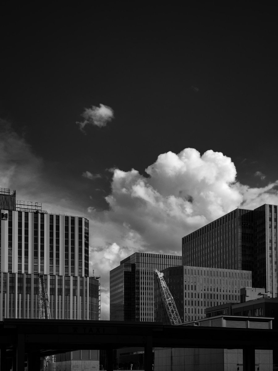 cloud light 
#streetphotography