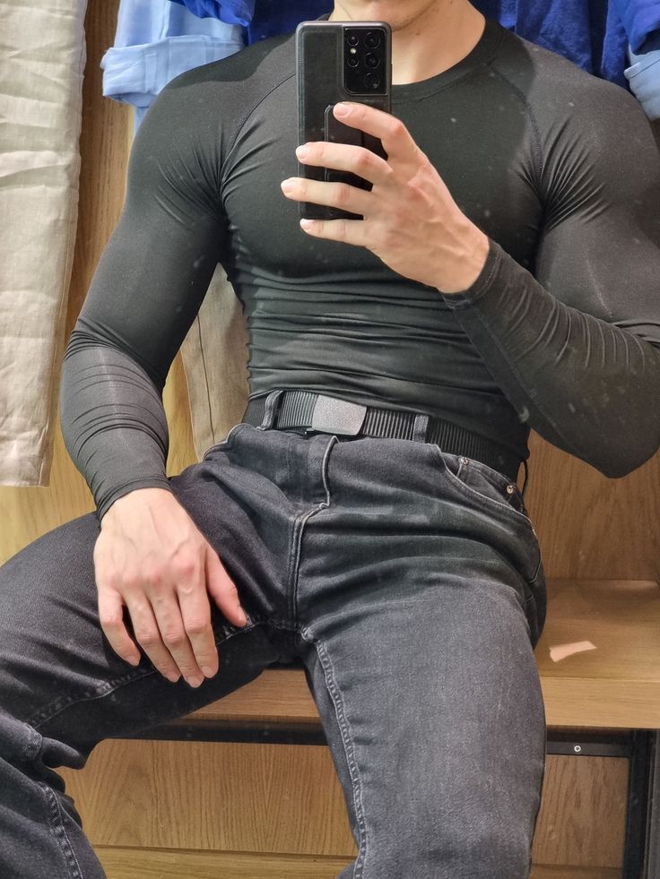 BossCollister's tweet photo. Ouf of gym right now💪 
So take a good look... These muscles will destroy your pathetic slavebody and your  mind😵‍💫😈🤑
So go on now and then send what actually belongs to me.
You crave for it.⛓️😎
https://t.co/Mp93MoIFoh

#serve #cashgod #alphamale #zahlschwein #cashmaster https://t.co/CZ5abyXUW3