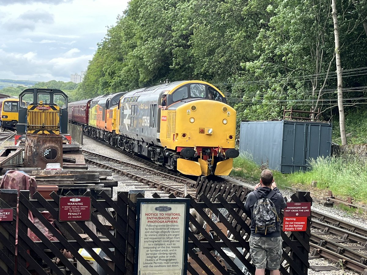 Who doesn’t love a double headed tractor! 37508 and 37057 ‘Barbara Arbon’ at yesterday’s enjoyable rail gala at <a href="/WorthValley/">Keighley & Worth Valley Railway</a>