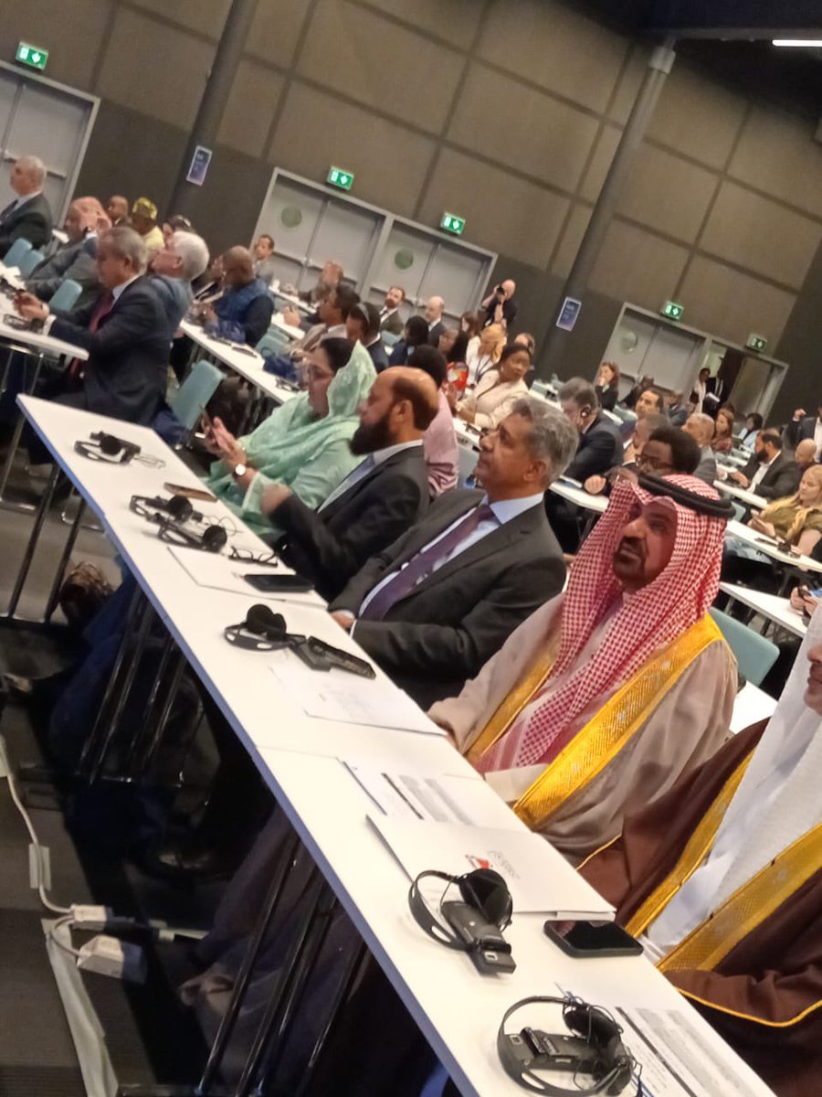 IGF 2025 کے پینلز کے مباحث پر مشتمل ہے۔  IGF 2025 میں پوری دنیا کے اہم وفود شرکت کر رہے ہیں

آج کا اجلاس آن لائن غلط اور غلط معلومات کے سماجی اثرات پر مرکوز ہے

ڈیجیٹل ترقی سب کے لیے ہونی چاہیے، کسی کو پیچھے نہ چھوڑیں،سینیٹر انوشہ رحمان 2/2