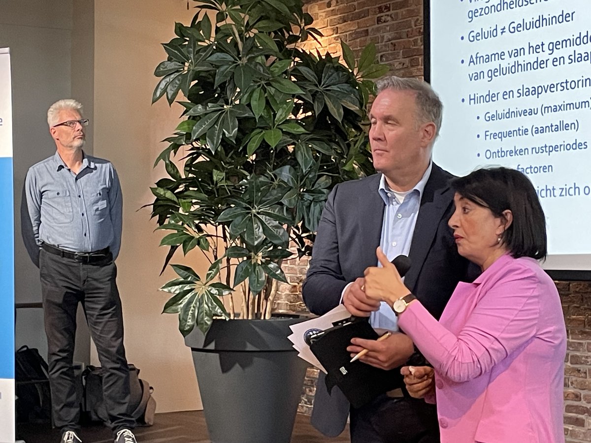 Veel belangstelling voor avond over gezondheidseffecten van de luchtvaart.  Kijk naar de videoregistratie op de website
maatschappelijkeraadschiphol.nl/nieuws/geslaag…

#schiphol