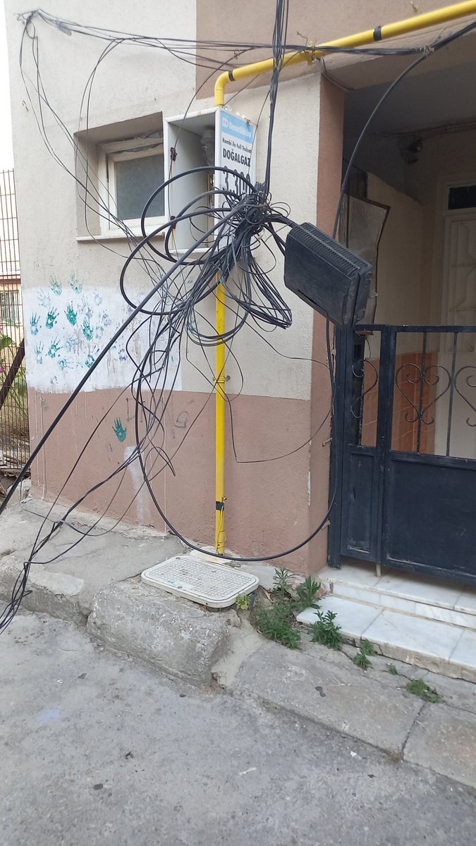 Yüksek bir araç bu hale getirmis