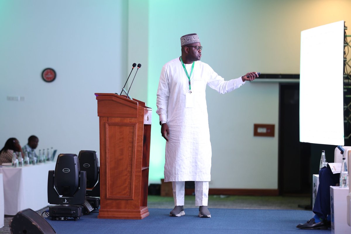 APRAtweets's tweet image. When public institutions embrace data, communication drives impact.

@abdul_maiwada shared how data analytics is reshaping PR within the @CustomsNG, a compelling case for insight-driven, strategic communication in Africa’s public sector.

#APRAat50