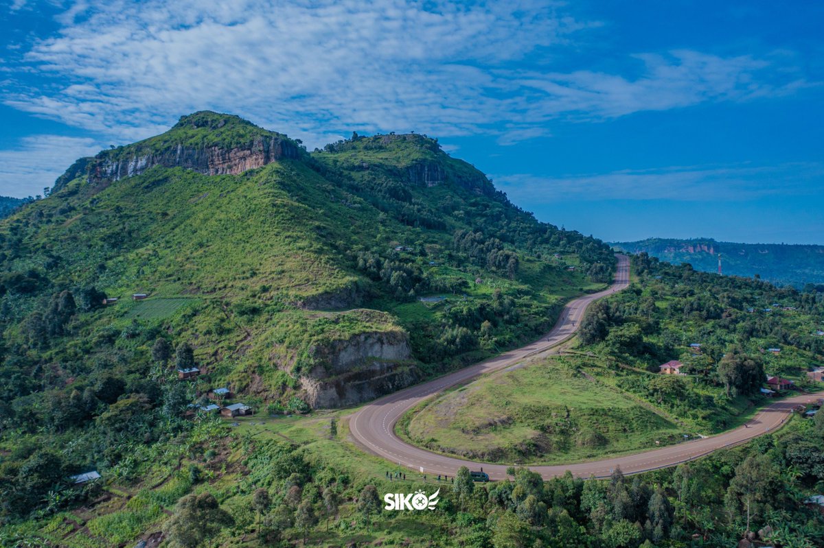 dickson_siko's tweet image. This is Uganda 🇺🇬, can you guess the location? #SikoIsHere #DronesForGood #visituganda #Exploreuganda 
@ExploreUganda @MoWT_Uganda @MTWAUganda 
📸@SikoConsultsLtd