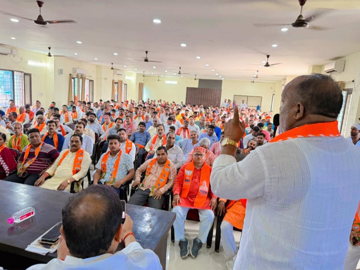 𝔸𝕞𝕚𝕥 𝕡𝕒𝕥𝕙𝕒𝕜 (@amitpathakbjp) on Twitter photo आज भाजपा क्षेत्रीय कार्यालय केशरीपुर रोहनिया वाराणसी में डॉ श्यामा प्रसाद मुखर्जी जी के बलिदान दिवस पर उनके व्यक्तित्व एवं कृतित्व पर आयोजित “जिला संगोष्ठी” के कार्यक्रम में मुख्य अतिथि मा॰ राज्यमंत्री (स्वतंत्र प्रभार) उत्तर प्रदेश सरकार श्री <a href="/girishyadavbjp/">Girish Chandra Yadav</a> जी। आज भाजपा क्षेत्रीय कार्यालय केशरीपुर रोहनिया वाराणसी में डॉ श्यामा प्रसाद मुखर्जी जी के बलिदान दिवस पर उनके व्यक्तित्व एवं कृतित्व पर आयोजित “जिला संगोष्ठी” के कार्यक्रम में मुख्य अतिथि मा॰ राज्यमंत्री (स्वतंत्र प्रभार) उत्तर प्रदेश सरकार श्री <a href="/girishyadavbjp/">Girish Chandra Yadav</a> जी।