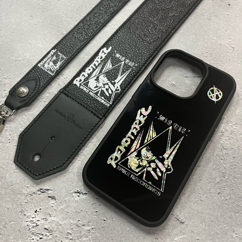 HISASHI ( GLAY )さんコラボレーションアイテムの螺鈿iPhoneケースです