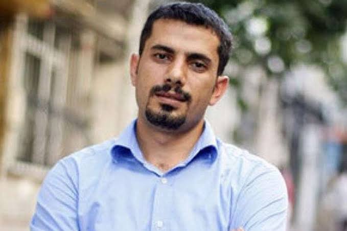 UgurGuneySubasi's tweet photo. Gazeteci demişken, gazeteci Mehmet Baransu'nun yıllara varan haksız, hukuksuz tutsaklığını görmezden gelmeyiz. Dolayısıyla Baransu, Altaylı fark etmeksizin tüm gazetecilere özgürlük demeliyiz. https://t.co/KcDsQxbWpI