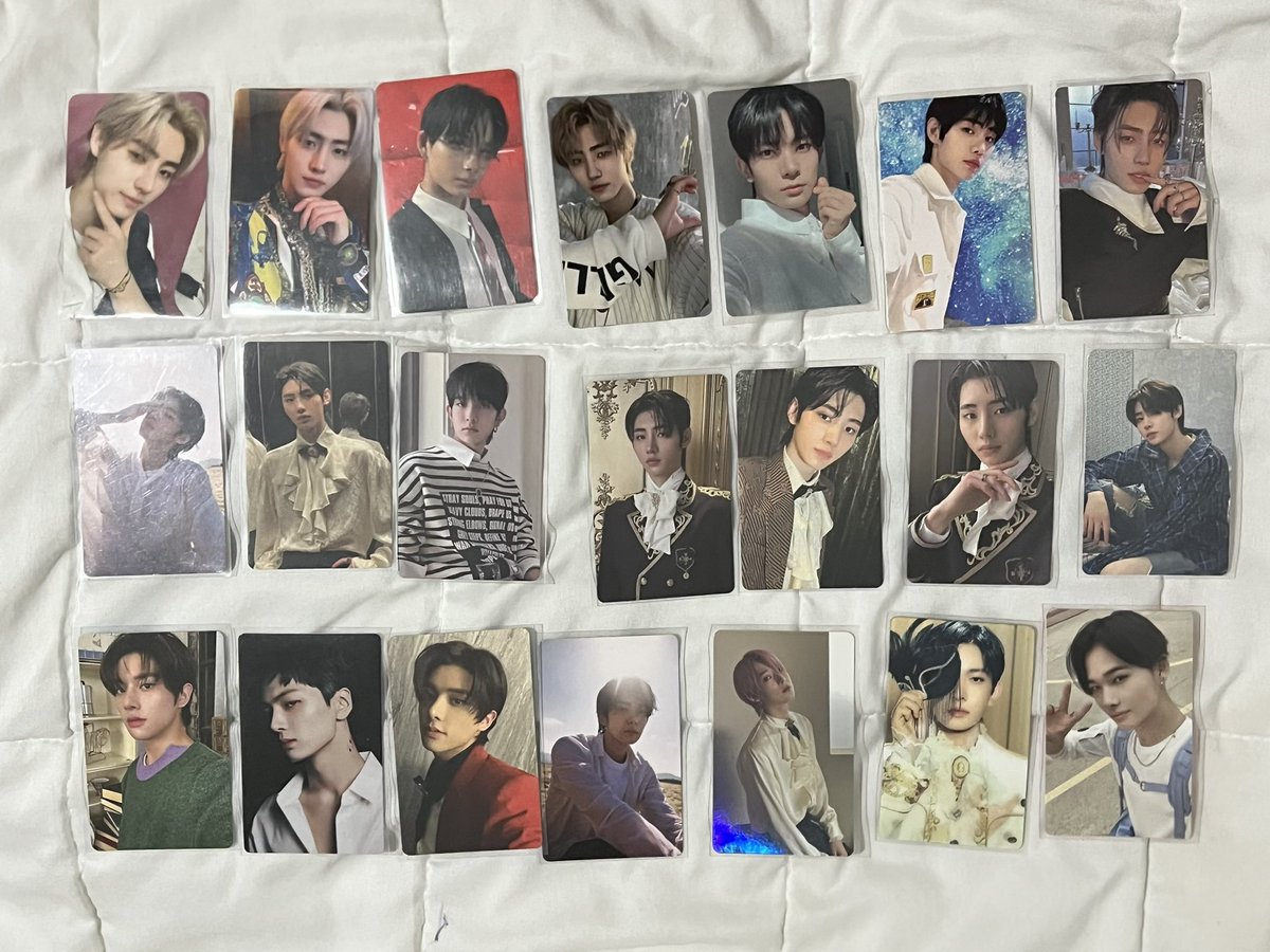 decelis_cart's tweet photo. Wts lfb 
Enhypen random/assorted photocards 

DROP YOUR OFFER!!

 - also looking for resellers of these, dm me
 - onhand
 - official
 - good condi
 - can send video condi of the pcs thru dm

LIGHTSTICK (has a lot of dents) with cover - ₱500

prio payo | dop

Loc : Cavite https://t.co/zeuzxWSjCa