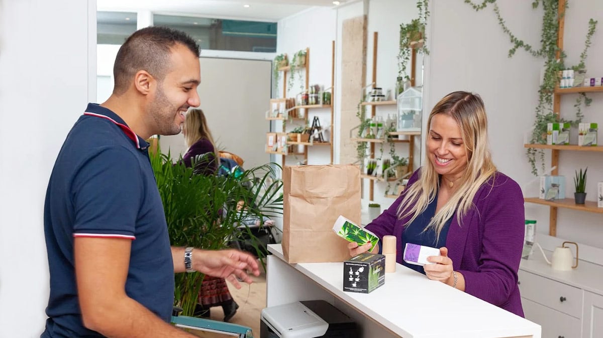 [Interview] Comment Origine CBD aide les pros à réussir dans le CBD ? lecannabiste.com/interview-orig…

"On ne cherche pas à placer un maximum de produits, on veut que les acteurs qui travaillent avec nous durent." 💚🌍 

Un média qui vous veut du bien : #LeCannabiste

#OrigineCBD