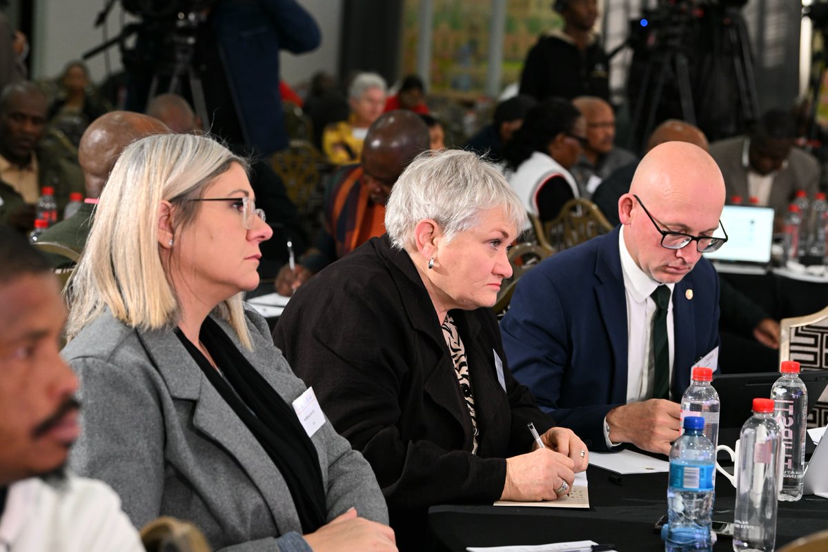 NationalCoGTA's tweet photo. 📍Midrand, Gauteng - Minister Velenkosini Hlabisa is leading a high-level Political Dialogue on the Review of the 1998 White Paper on Local Government.
The review is key to shaping a local government system that meets South Africa’s present and future needs. #GovZAUpdates https://t.co/ElcWduf5fK