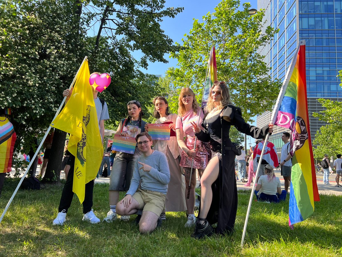 ЛГБТ Фракция вольницы совместно с другими участниками движения из Варшавы сходили на варшавский прайд.

ЛГБТ фракция и движение в целом считает, что любой человек вне зависимости от происхождения, ориентации и привычек должен иметь абсолютно такие же свободы как и все остальные