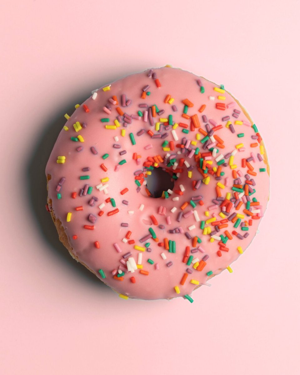 PRETTY IN PINK⁠ 🌸🦩💖🎀🪷
⁠
Did you know it's National Pink Day?⁠
⁠
Dipped in raspberry glaze and decorated with vibrant sprinkles, our Bo-Homer-Ian Rhapsody doughnut is the perfect accompaniment to think pink 💘🍩
⁠.⁠
.⁠
.⁠
#PlanetDoughnut #PinkDay #NationalPinkDay