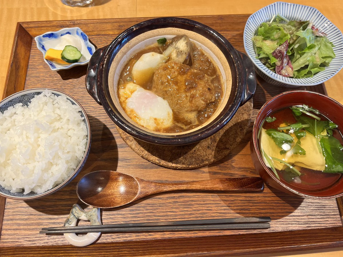 _gomanofu's tweet photo. おひるごはん

松坂牛の煮込みハンバーグ✨
お釜炊きごはん🍚

｡｡｡リアルはこの10倍は美味しそうな���だけど、写真撮るのヘタで申し訳ない🫠

#東京ランチ #サラメシ #おひるごはん https://t.co/lo961G4ct3