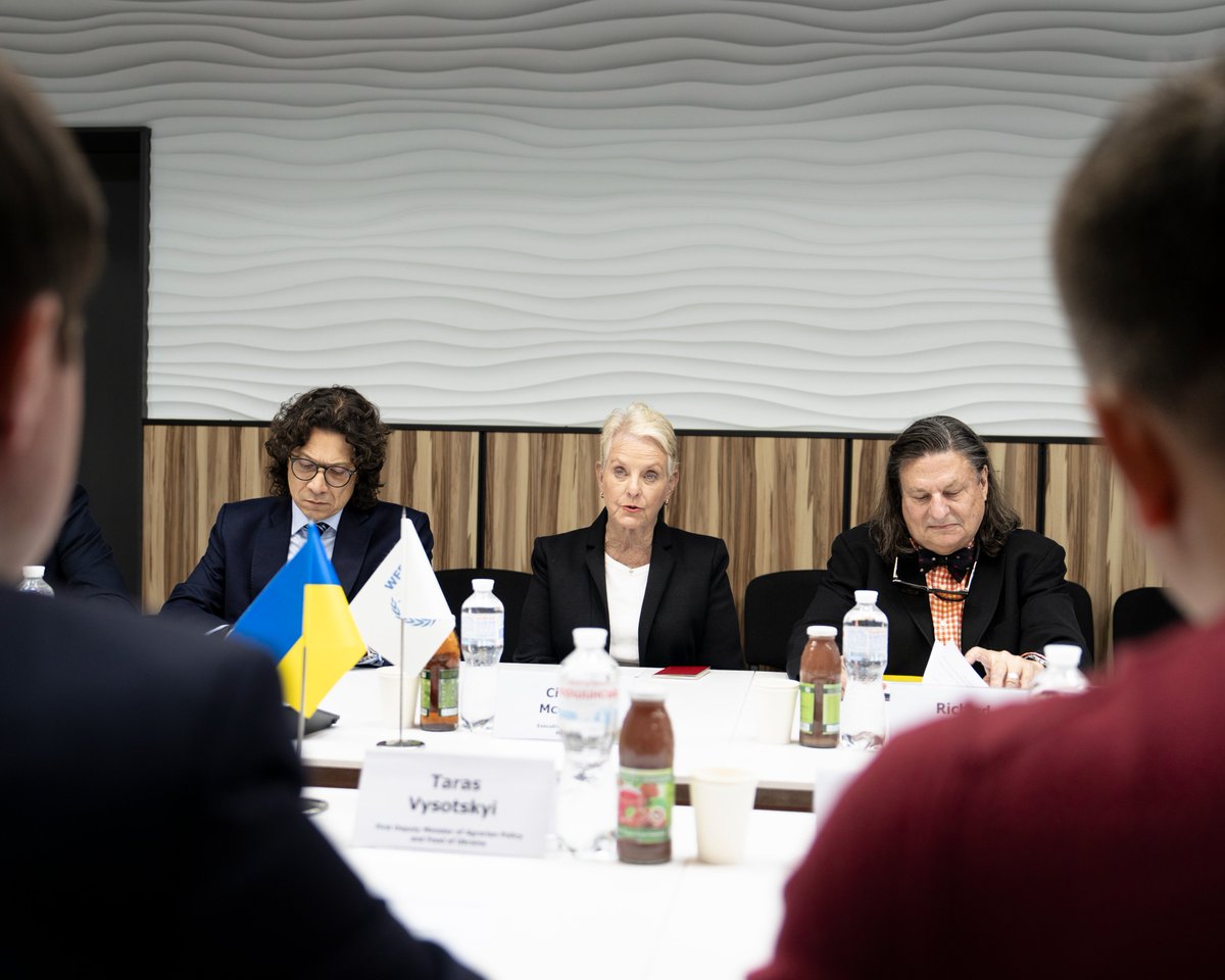 IrvingWFP's tweet photo. Impressed by the impact of @WFP’s programming in #Ukraine. On mission with the Executive Director we saw WFP in action in #Kharkiv, and met President and First Lady in #Kyiv to strengthen collaboration and reaffirm WFP's commitment to the Ukrainian people. https://t.co/ZphBkcjczq