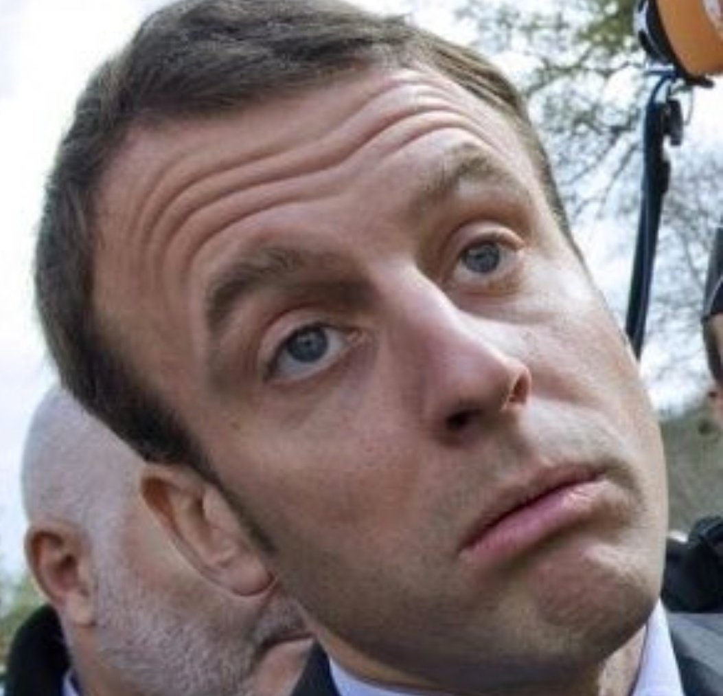 Dicton du jour :
« Un pauv'type peut en cacher un autre ! »
#FrancoisHollande
#EmmanuelMacron