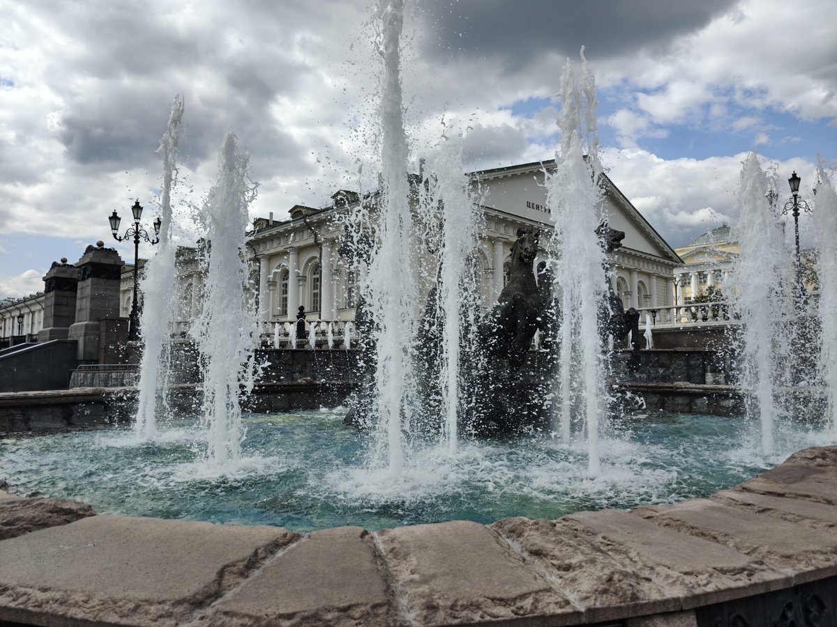 seeingmole's tweet image. Red square, #Moscow. There's 80 years anniversary end of world war 2. Security is high and lots of people
There appears to be gpg jamming going on. My map location keeps changing around.