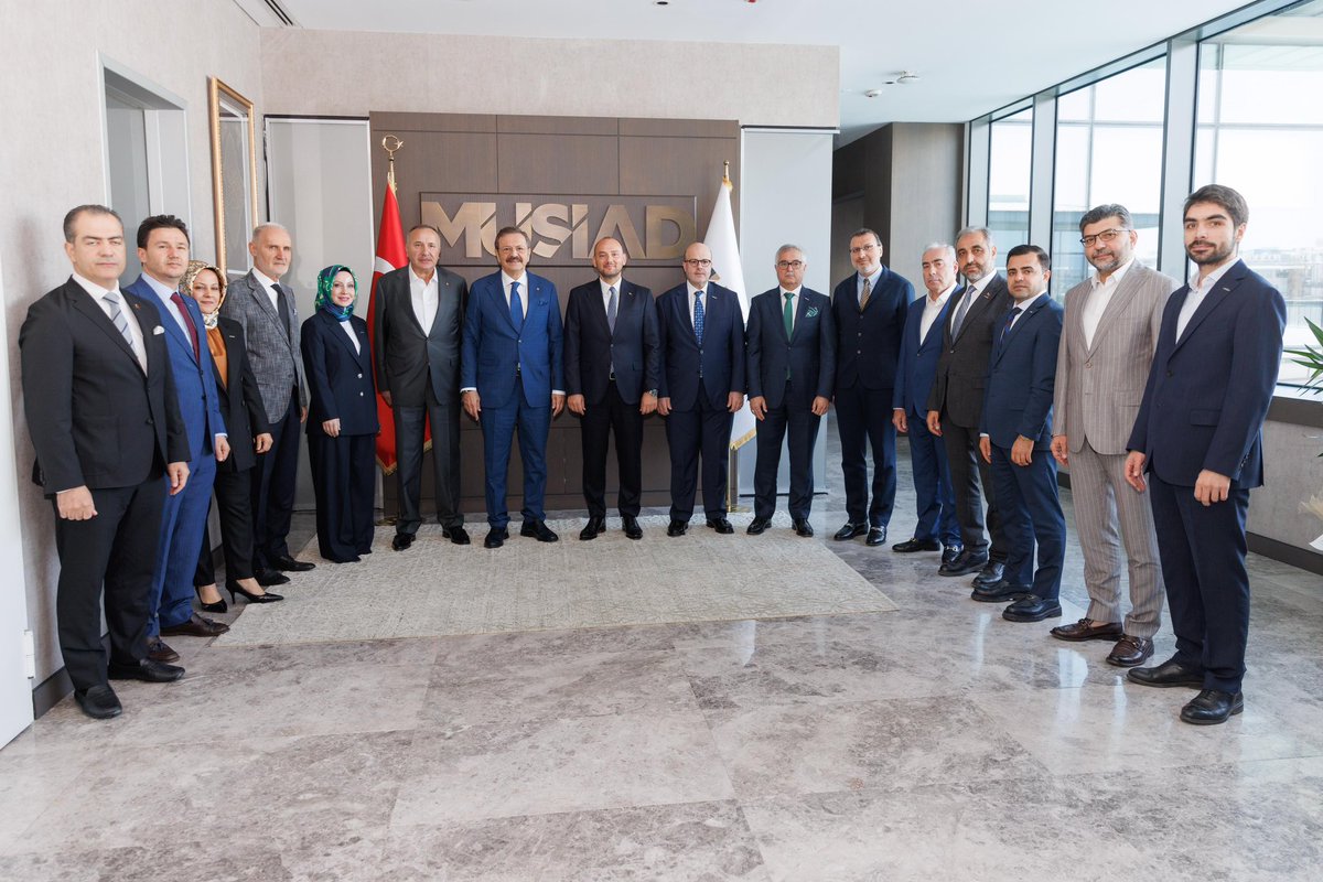 Burhan Özdemir (@burhanozdemirtr) on Twitter photo Türkiye Odalar ve Borsalar Birliği (TOBB) Başkanımız Sayın Rifat Hisarcıklıoğlu’nu (<a href="/RHisarciklioglu/">Rifat Hisarcıklıoğlu</a>) Genel Merkezimizde ağırladık.
İş dünyamızın istişare kültürü ve ortak akıl ile güçlenmesi adına yeni dönemde de iş birliğine devam edeceğiz.
Nazik hayırlı olsun ziyareti ve iyi Türkiye Odalar ve Borsalar Birliği (TOBB) Başkanımız Sayın Rifat Hisarcıklıoğlu’nu (<a href="/RHisarciklioglu/">Rifat Hisarcıklıoğlu</a>) Genel Merkezimizde ağırladık.
İş dünyamızın istişare kültürü ve ortak akıl ile güçlenmesi adına yeni dönemde de iş birliğine devam edeceğiz.
Nazik hayırlı olsun ziyareti ve iyi