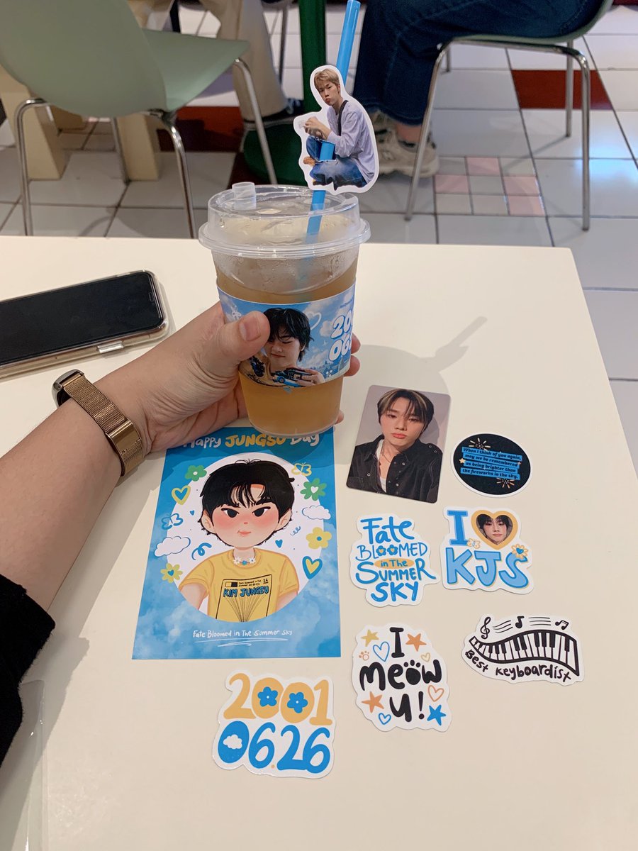 odeonlyyou's tweet image. Barakallah fii umrik Jungsu 🤝🏻🦖🐱

@inTheSummerSky #FateBloomedinTheSummerSky_JKT