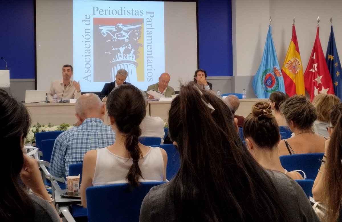 Continuamos con la mesa de expertos, Inestabilidad parlamentaria y credibilidad de las instituciones. En ella participan <a href="/kanciller/">Pablo Simón</a>, José Manuel Vera y <a href="/javi_redondo14/">Javier Redondo</a>. #cursoveranoAPP2025