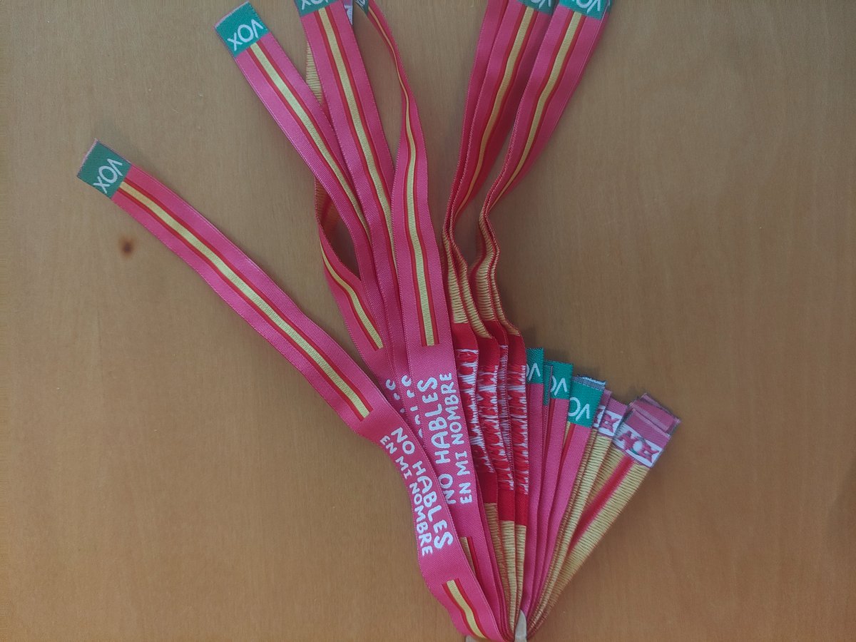 Vox_Fuenlabrada's tweet image. ¡Nos vemos este miércoles en una nueva mesa informativa!
Ven a por tu pulsera❤️
📅 Miércoles 25 de junio
⌚ De 10 a 12.30h
📌C/ Extremadura esq. C/ del Ferial (Mercadillo del Arroyo)