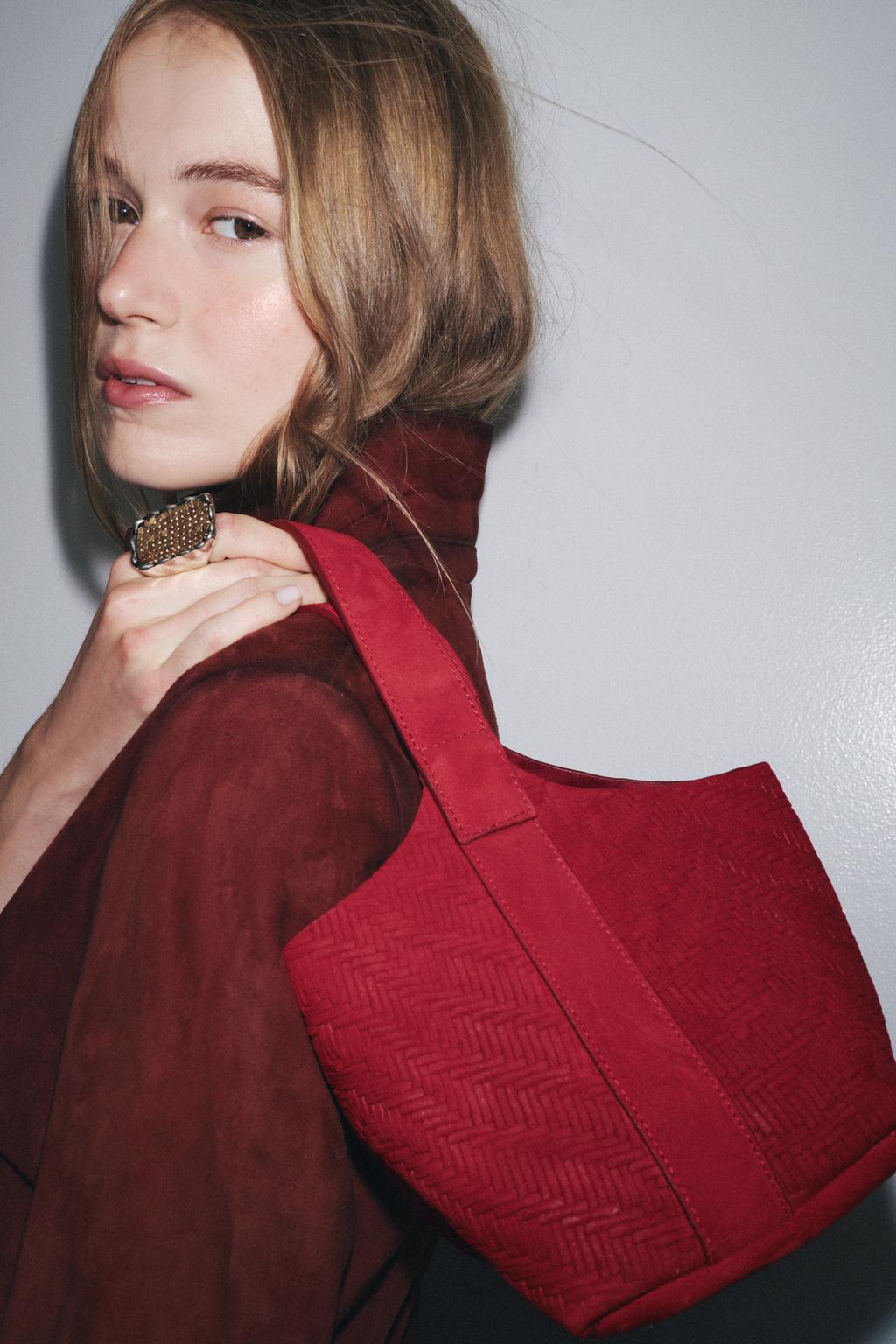 ★ドイツ発*ZARA*新作*LIMITED EDITION 本革エンボスバッグ★ ☆ドイツ発*ZARA*新作*LIMITED EDITION 本革エンボスバッグ☆
