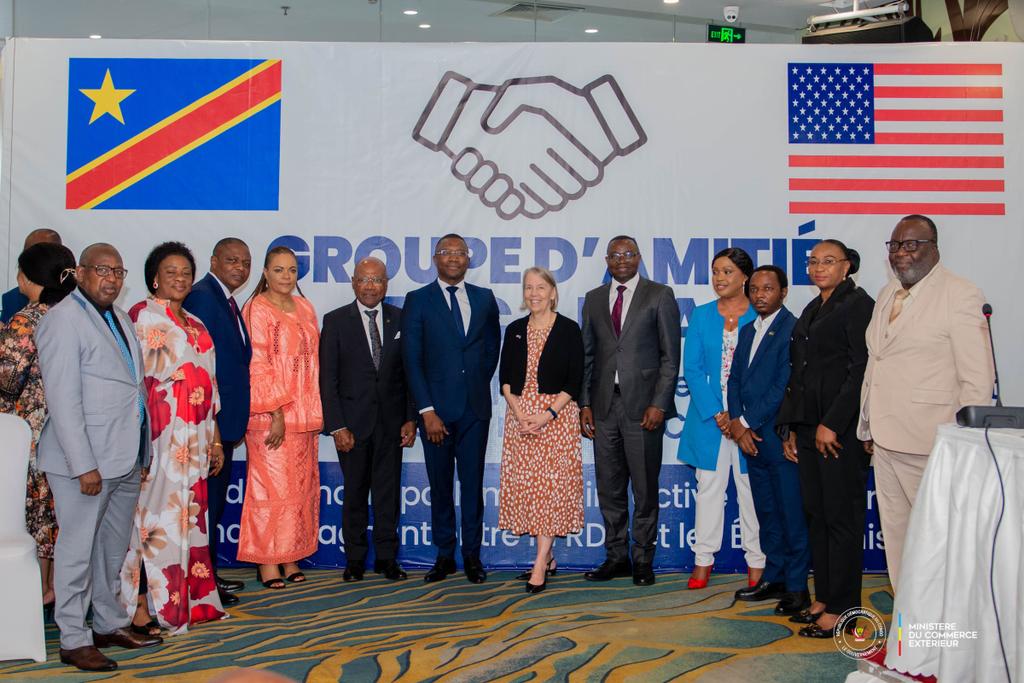 Heureuse d’avoir participé à l’événement du groupe d’amitié RDC-USA à l’Assemblée nationale. Ce groupe renforce notre partenariat pour la paix, un meilleur climat des affaires, et des opportunités économiques. Les États-Unis soutiennent la RDC pour un avenir stable, prospère et