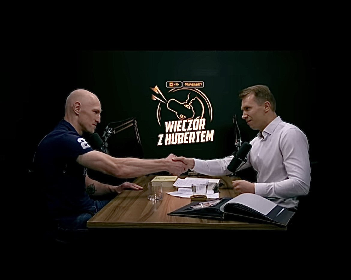 Hubert Kęska (@keskah) on Twitter photo Był najmłodszym, jest najstarszym polskim mistrzem świata w boksie. „Tak zawziętego chama nigdy wcześniej ani później nie spotkałem” – mówi o Krzysztofie Włodarczyku trener Zbigniew Raubo.
Włodarczyk był brązowym medalistą mistrzostw Europy i w wieku 18 lat sięgnął po srebro Był najmłodszym, jest najstarszym polskim mistrzem świata w boksie. „Tak zawziętego chama nigdy wcześniej ani później nie spotkałem” – mówi o Krzysztofie Włodarczyku trener Zbigniew Raubo.
Włodarczyk był brązowym medalistą mistrzostw Europy i w wieku 18 lat sięgnął po srebro