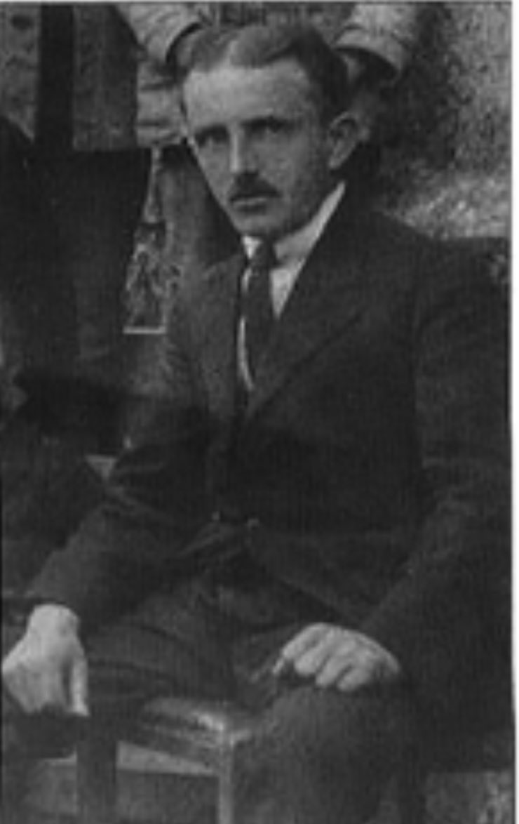 Busco cualquier libreta, cartas, escritos, fotografías…de Eloy Joaquín Vega Sierra, maestro en las escuelitas de”Los Hartos”,  La Hueria y San Vicente (San Martín del Rey Aurelio), Cuaya-Coalla (Grao) y en Arenas de Cabrales hasta su fusilamiento en 1937.
Compartid por favor.