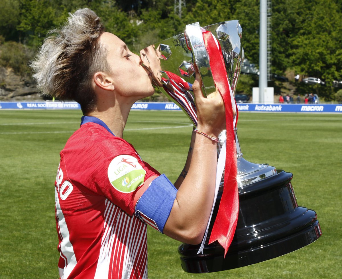 Leyendas Atlético de Madrid (@atletileyendas) on Twitter photo ¡Hoy cumple 32 años, <a href="/Amanda6sb/">Amanda Sampedro</a>! 🎂
🏆 Tercera jugadora, junto a Carmen Menayo, con más partidos en la historia del <a href="/AtletiFemenino/">Atlético de Madrid Femenino</a> y que conquistó cinco títulos como rojiblanca.
¡Feliz cumpleaños, capi! 🥳 ¡Hoy cumple 32 años, <a href="/Amanda6sb/">Amanda Sampedro</a>! 🎂
🏆 Tercera jugadora, junto a Carmen Menayo, con más partidos en la historia del <a href="/AtletiFemenino/">Atlético de Madrid Femenino</a> y que conquistó cinco títulos como rojiblanca.
¡Feliz cumpleaños, capi! 🥳