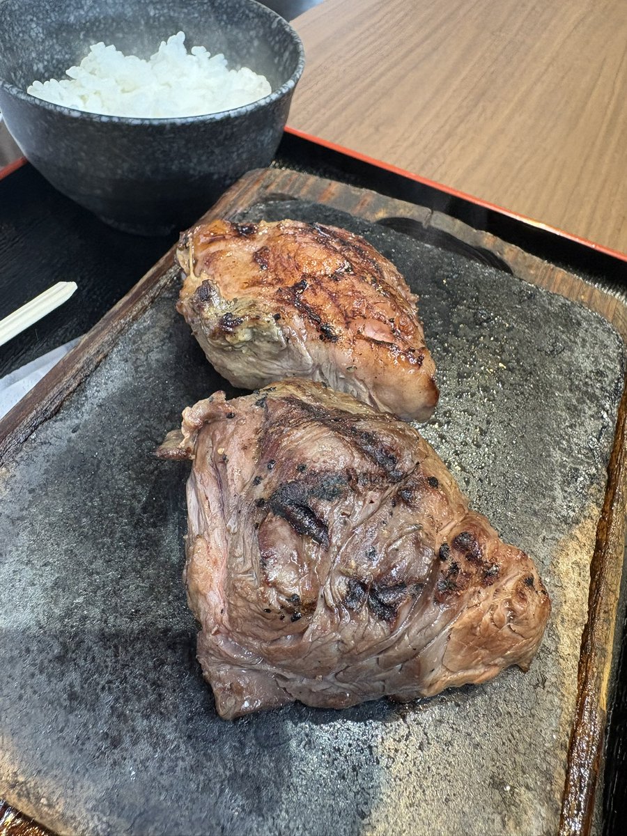 本日の代休😄
いろいろお初なことを😊
①砂風呂
②砂利風呂
③アロマトリートメント(背中)
④嶋勇サンダル初卸
⑤肉と米

砂風呂は短時間で汗だく💦サウナみたいに息苦しさとかないのでサウナ苦手な方でも行けます👌
砂利風呂は岩盤浴と同じ😆
アロマは気持ち良過ぎ☺️