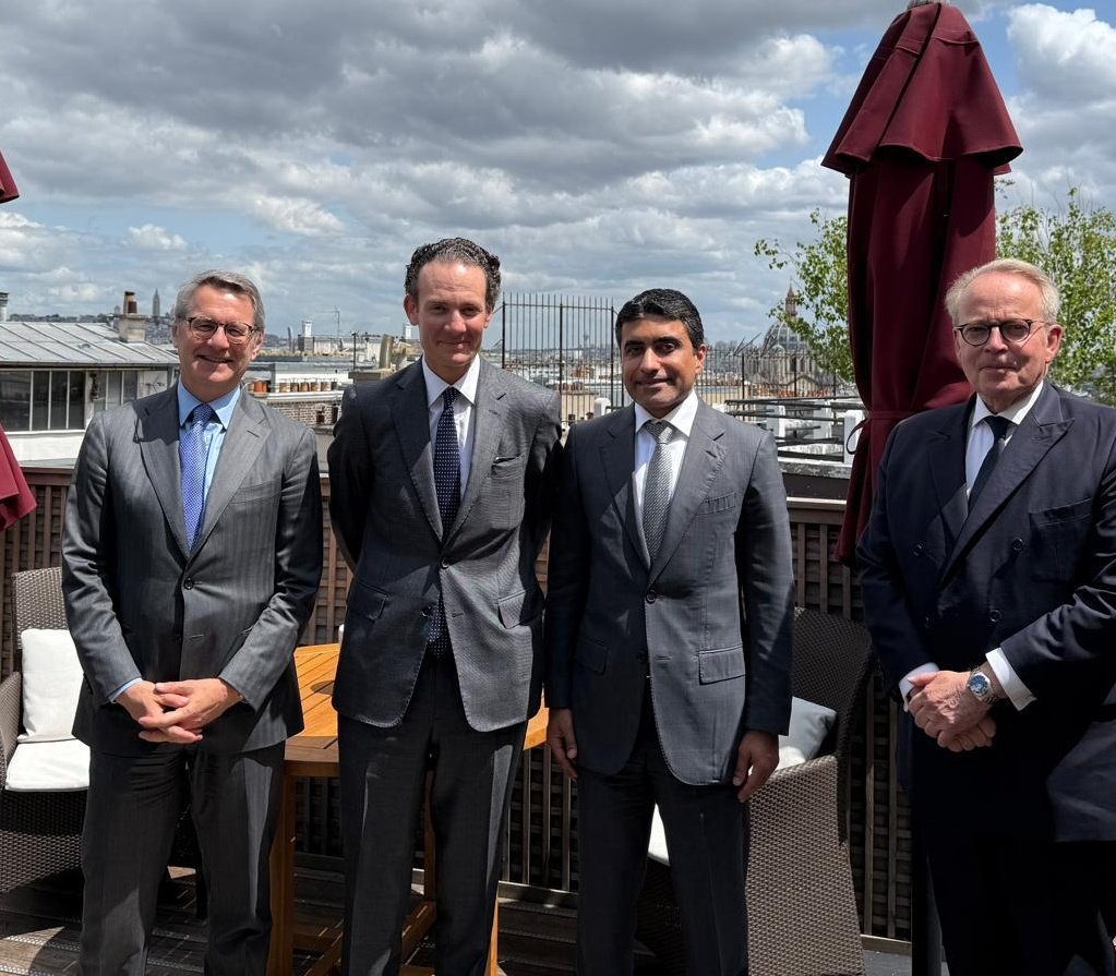 Son Excellence Fahad Saeed Al Raqbani, Ambassadeur des Émirats Arabes Unis en France, a rencontré M. Alexandre de Rothschild, Président Exécutif de Rothschild &amp; Co, M. Philippe Le Bourgeois, Chief Operating Officer du département Global Advisory de Rothschild &amp; Co, ainsi que M.