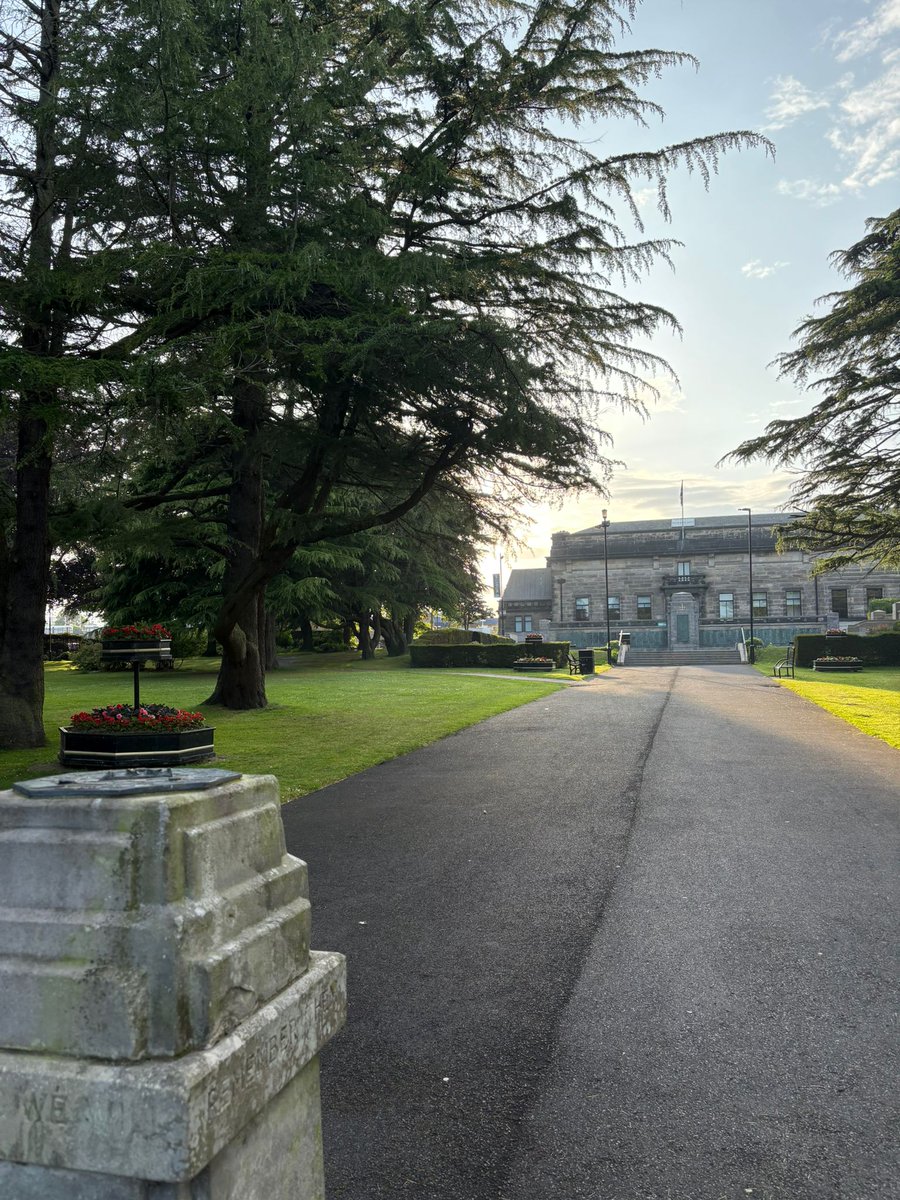 FrannyReilly's tweet image. Morning you lovely people around the world 馃憢 鈽曪笍 馃審
Happy Monday 馃尋
Hope you had a good weekend
It's a nice start to the day here in Fife 馃尌 馃寠 馃彺鬆仹鬆仮鬆伋鬆仯鬆伌鬆伩
Have a great day and a wonderful week ahead whatever your doing 馃彙 馃尀 馃泹 馃尰 馃拹
Coffee time for me 鈽曪笍
Love to you all 馃槝 鉂わ笍 馃グ