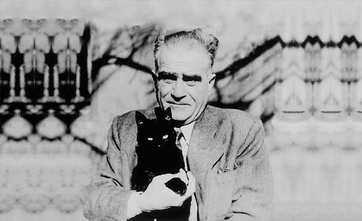 “Hayatımızın bir devrinden sonra başımıza gelen şeylere o kadar hazırlanmış oluyoruz ki, kederimizi kendi içimizde taşır gibi yaşıyoruz." 

-Saatleri Ayarlama Enstitüsü, Ahmet Hamdi Tanpınar