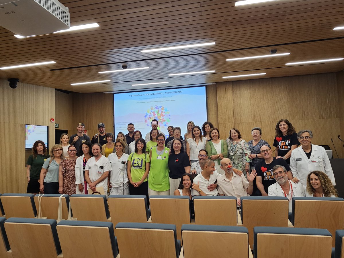 El 17 de junio estuvimos en la V Jornada de asociacionismo y voluntariado del Hospital Clínico. Un espacio donde compartir y conocer los proyectos que diferentes entidades del tercer sector llevan a cabo. Además, presentamos nuestro "Programa de apoyo y acompañamiento al alta".