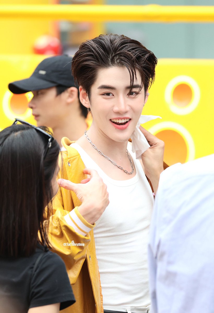 9

LENG WITH BDUCK
#BduckxLeng
#LengThanaphon