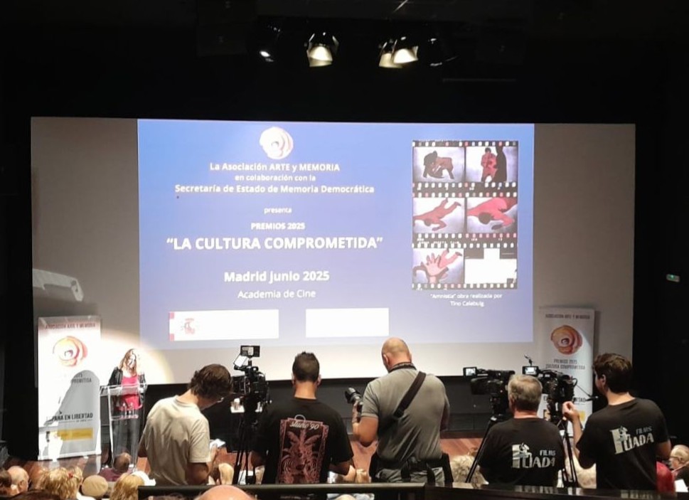 Fundación Francisco Largo Caballero (@largocaballerof) on Twitter photo Hoy estamos en los Premios 2025 "La cultura Comprometida": 8 reconocimientos que entrega la Asociación Arte y Memoria <a href="/Asoc_aym/">Asociación Arte y Memoria</a> para celebrar los <a href="/50enLibertad/">España en Libertad</a> en España. Premiados : Carlos Bardem, Luisa Martín, Rosa León, Benjamín Prado, entre otros. <a href="/SE_MemoDemo/">Secretaría de Estado de Memoria Democrática</a> <a href="/UGT_Comunica/">UGT</a> Hoy estamos en los Premios 2025 "La cultura Comprometida": 8 reconocimientos que entrega la Asociación Arte y Memoria <a href="/Asoc_aym/">Asociación Arte y Memoria</a> para celebrar los <a href="/50enLibertad/">España en Libertad</a> en España. Premiados : Carlos Bardem, Luisa Martín, Rosa León, Benjamín Prado, entre otros. <a href="/SE_MemoDemo/">Secretaría de Estado de Memoria Democrática</a> <a href="/UGT_Comunica/">UGT</a>