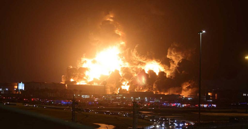 mosiharamshahi's tweet photo. هدمو العدو یا اصحاب الحسین
هاذ المعمل الذی یجهز العدو الصهیونی و الامریکی
انتم المنتصرون یا اولاد الحسین
#أرامكو https://t.co/yfGMZtz4B1