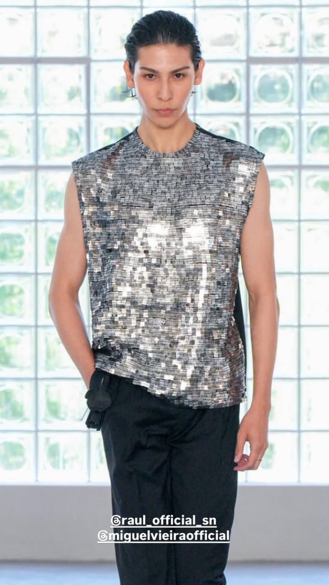 agmk424's tweet image. Hold on hold on…! Raul in Milan is literally glowing ✨✨ omg
#Raul #MIGUELVIEIRA #ModelsMilano 
#RaulinMilano #ラウールInstagram