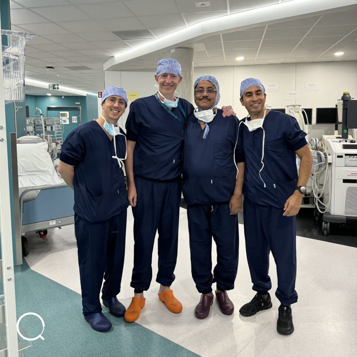 Prof. Verdonk had het genoegen om drie internationale collega’s te verwelkomen bij Orthoca. Hun bezoek bood een waardevolle gelegenheid om kennis en ervaringen uit te wisselen en samen te reflecteren binnen ons vakgebied.

#InternationaleSamenwerking #Orthoca #Kennisdeling