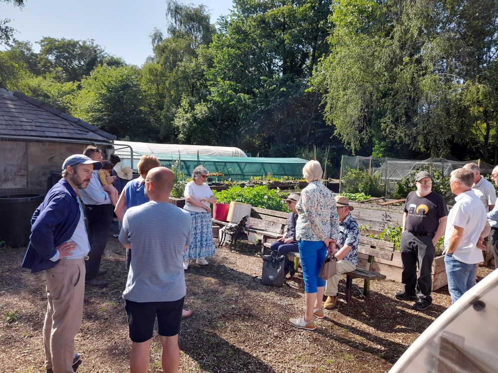 Last week, for our social, our members had a tour around the Serpentine Community Garden. 

We heard about their progress and plans for the future and learnt how local businesses and volunteers can get involved. 

#VisionBuxton #BuxtonBusiness #Buxton #SerpentineCommunityGarden