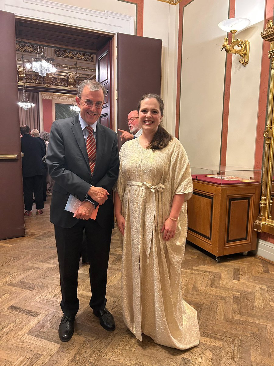 AusAmbVIE's tweet image. Proud to hear Tasmanian soprano Bryony Dwyer sing ‘Das himmlische Leben’ in Mahler’s 4th Symphony, at the Musikverein Wien.