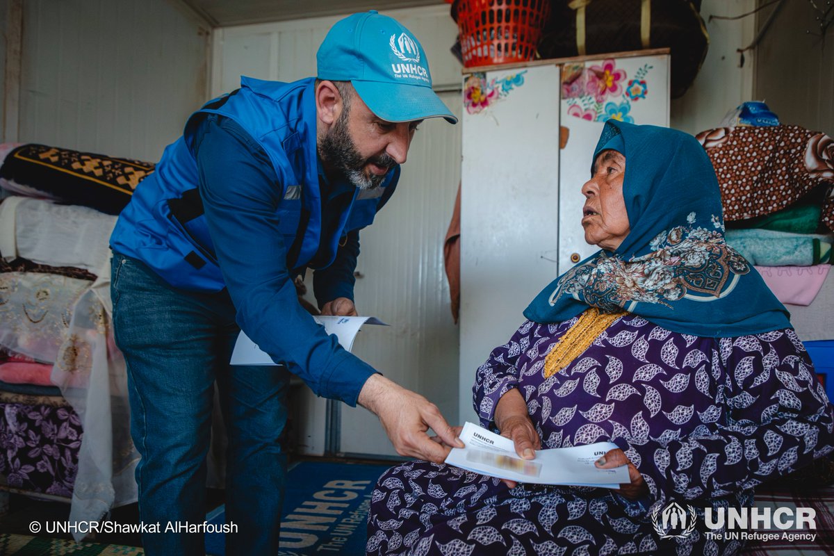 ZaatariCamp's tweet image. Najah, 75 years old, consider the ATM card her lifeline. Living in #Zaatari_camp, this simple solution meant she could access the @UNHCRJordan cash assistance she depended on. 💳