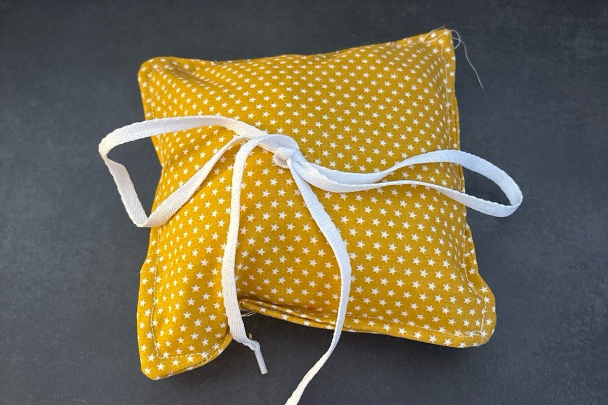 Fab Lab à l'école (@fablabalecole) on Twitter photo Qui n’a jamais eu du mal à faire ses lacets ?
Les CE1-CE2 de l’école de Claix ont trouvé la solution : un coussin d’entraînement aux lacets, pensé pour aider les élèves à s’exercer en autonomie.
Un projet malin, utile et fait main.
<a href="/reseau_canope/">Réseau Canopé</a> #FabLabalEcole Qui n’a jamais eu du mal à faire ses lacets ?
Les CE1-CE2 de l’école de Claix ont trouvé la solution : un coussin d’entraînement aux lacets, pensé pour aider les élèves à s’exercer en autonomie.
Un projet malin, utile et fait main.
<a href="/reseau_canope/">Réseau Canopé</a> #FabLabalEcole