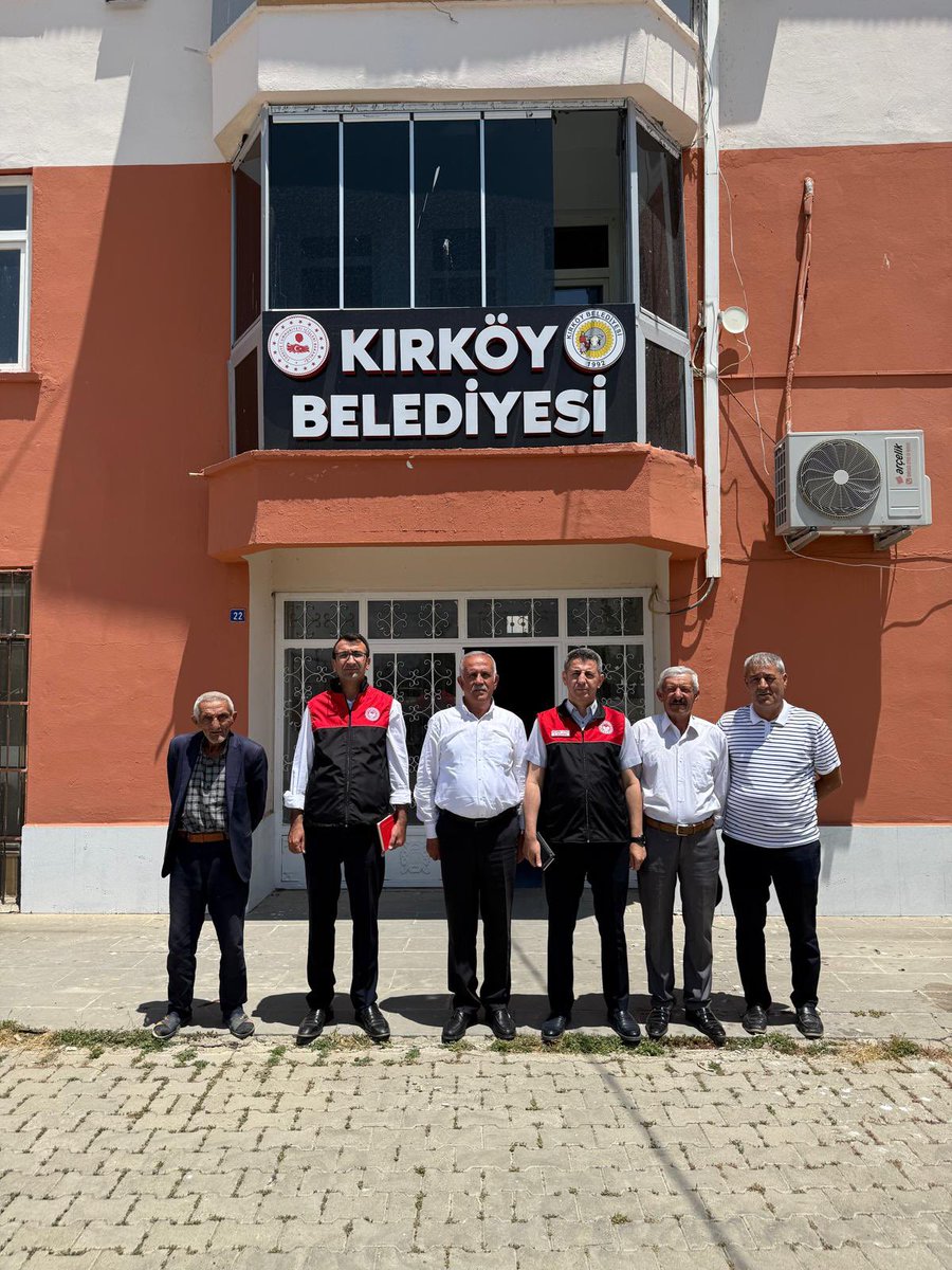 Bizlere iade-i ziyarette bulunan İl Tarım Müdürümüz Sn. <a href="/Ncttngnc/">Necattin GÖNÇ</a> ve Müdür Yardımcısı Sn. Celal Aral’a ziyaretlerinden dolayı çok teşekkür ederiz. 
Tarım ve hayvancılık konuları ile ilgili görüş alışverişinde bulunduk. Gayet verimli bir ziyaret oldu.