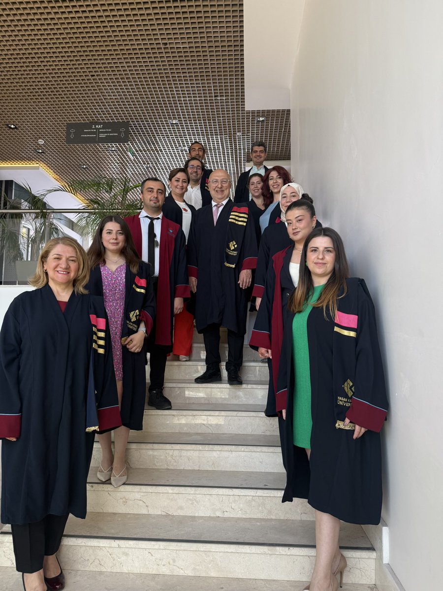 ErkinOguzSARI's tweet photo. Her biri alanında deneyimli bu geniş kadro ile eğitim almak isterseniz @hkunv Fizyoterapi ve Rehabilitasyon Bölümü’ne bekleriz.
@HKUFTR #hkunv #hkü #hku #yks2025 https://t.co/MtQFMHR5Ii
